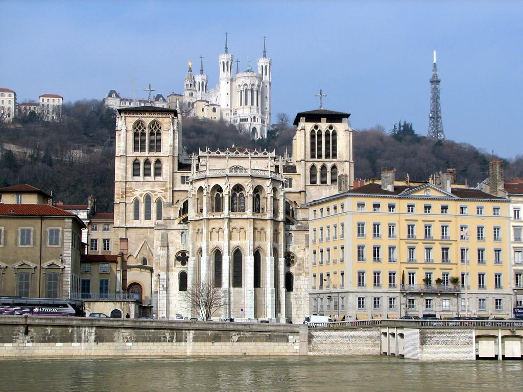 Hotel Ibis Styles Lyon Centre Confluence Esterno foto
